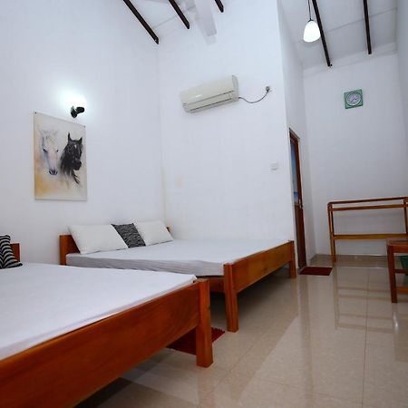 Hotel Amadi Rest Kataragama Exterior foto