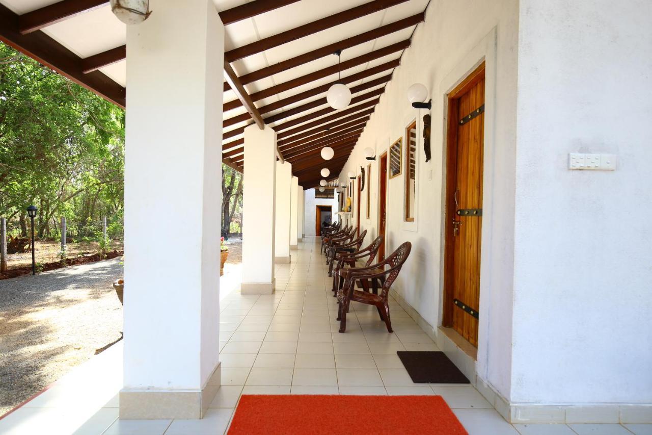 Hotel Amadi Rest Kataragama Exterior foto